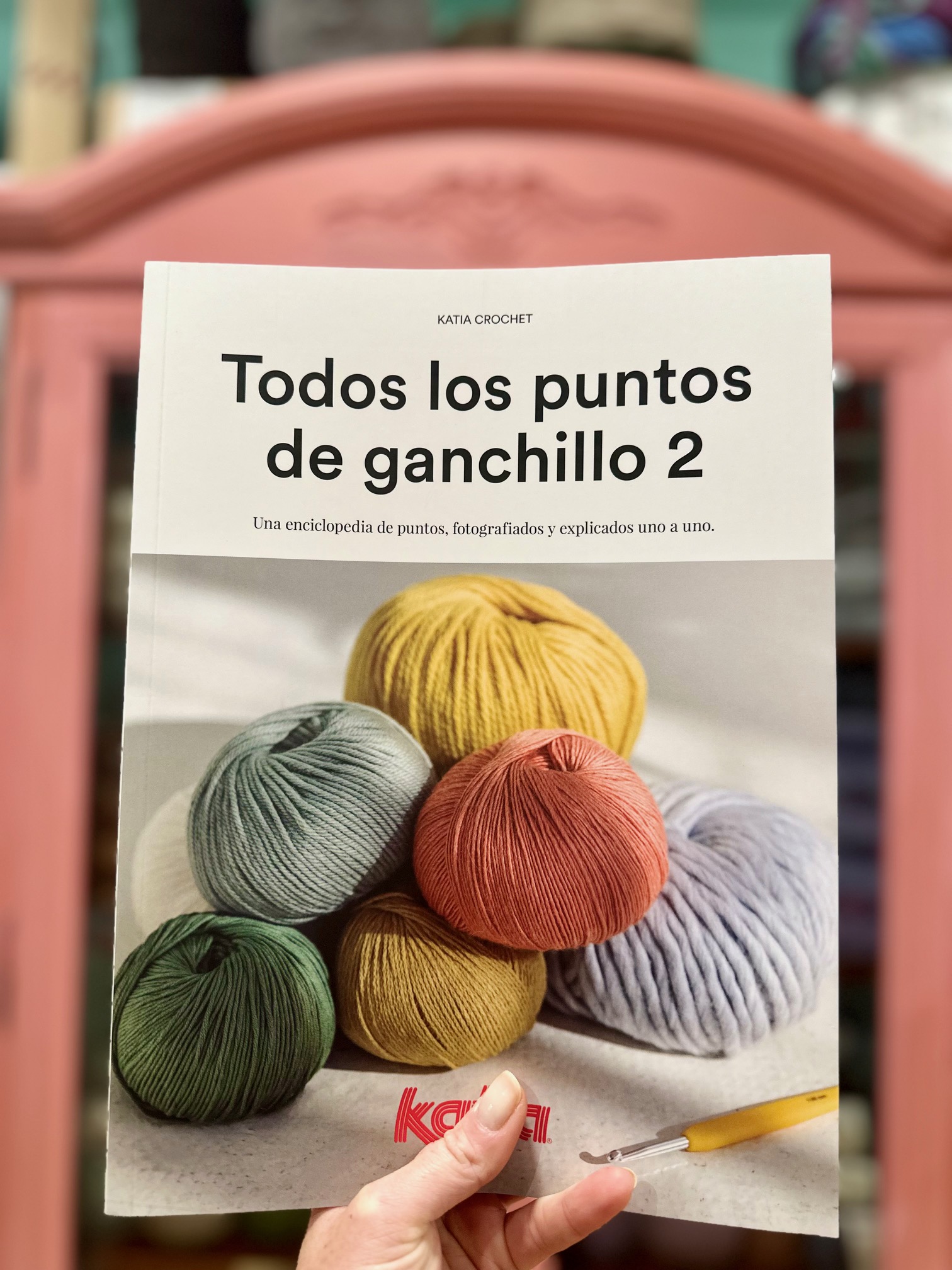 LIBRO TODOS LOS PUNTOS DE GANCHILLO 2 - LANAS KATIA - La Boutique de las  Lanas